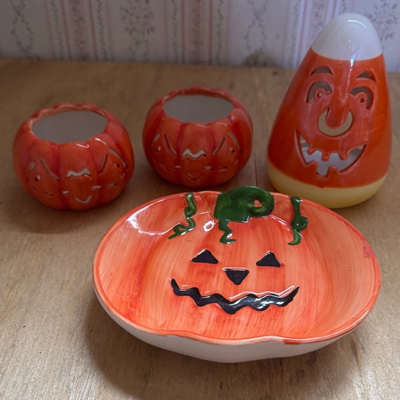 Halloween Pumpkin Ceramic Plate Pumpkin candle holders and candy corn tea light - Picture 7 of 7